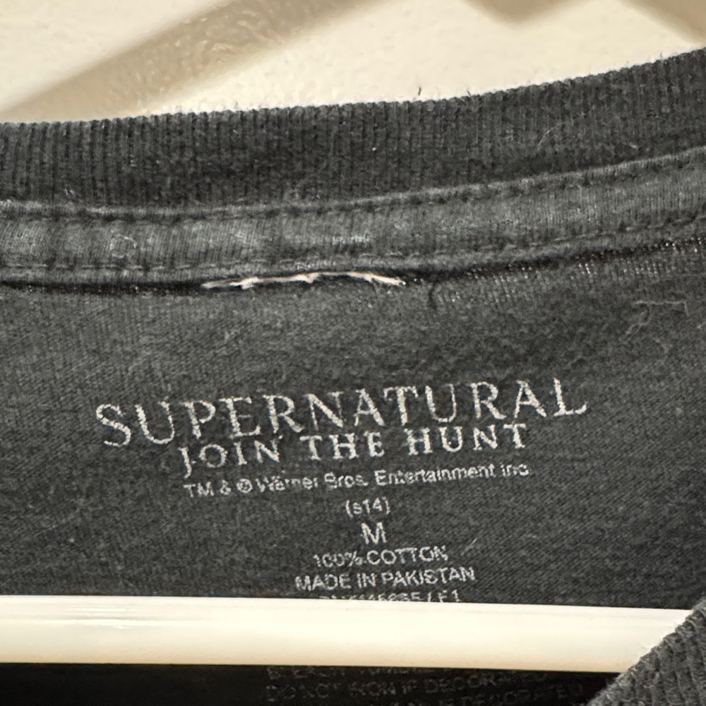 Hot Topic Black Supernatural Winchester Brothers Car Graphic Tee - Picture 2 of 2